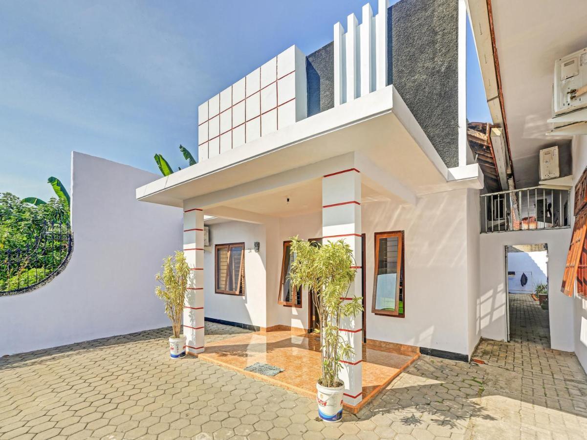 Hotel Oyo 90344 Wijayanti Banyuwangi  Exterior foto