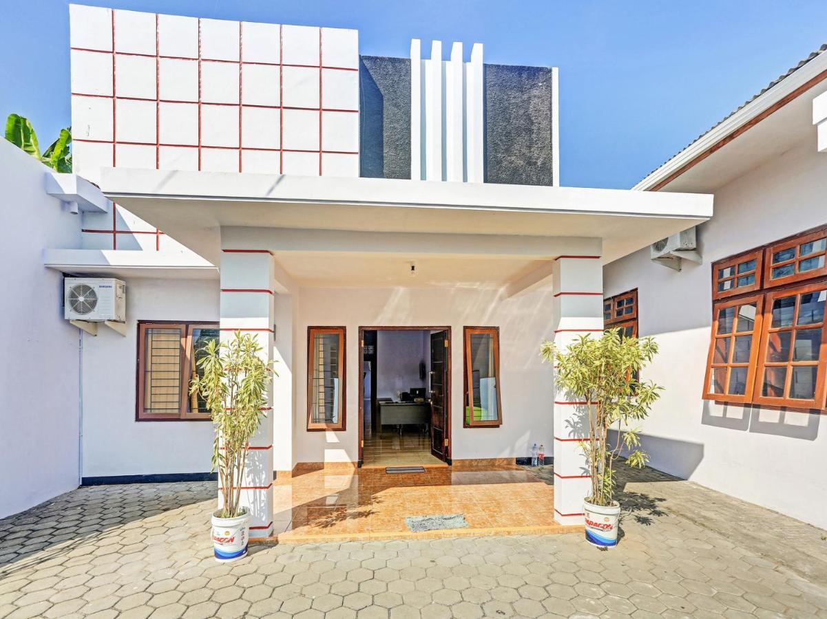 Hotel Oyo 90344 Wijayanti Banyuwangi  Exterior foto