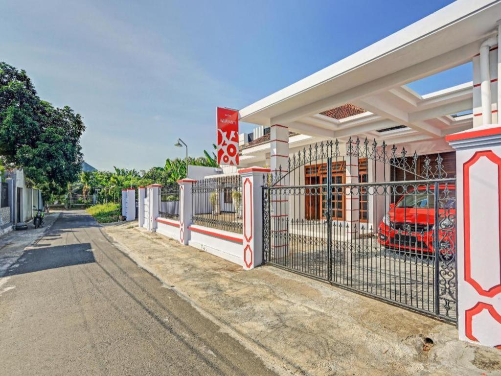 Hotel Oyo 90344 Wijayanti Banyuwangi  Exterior foto